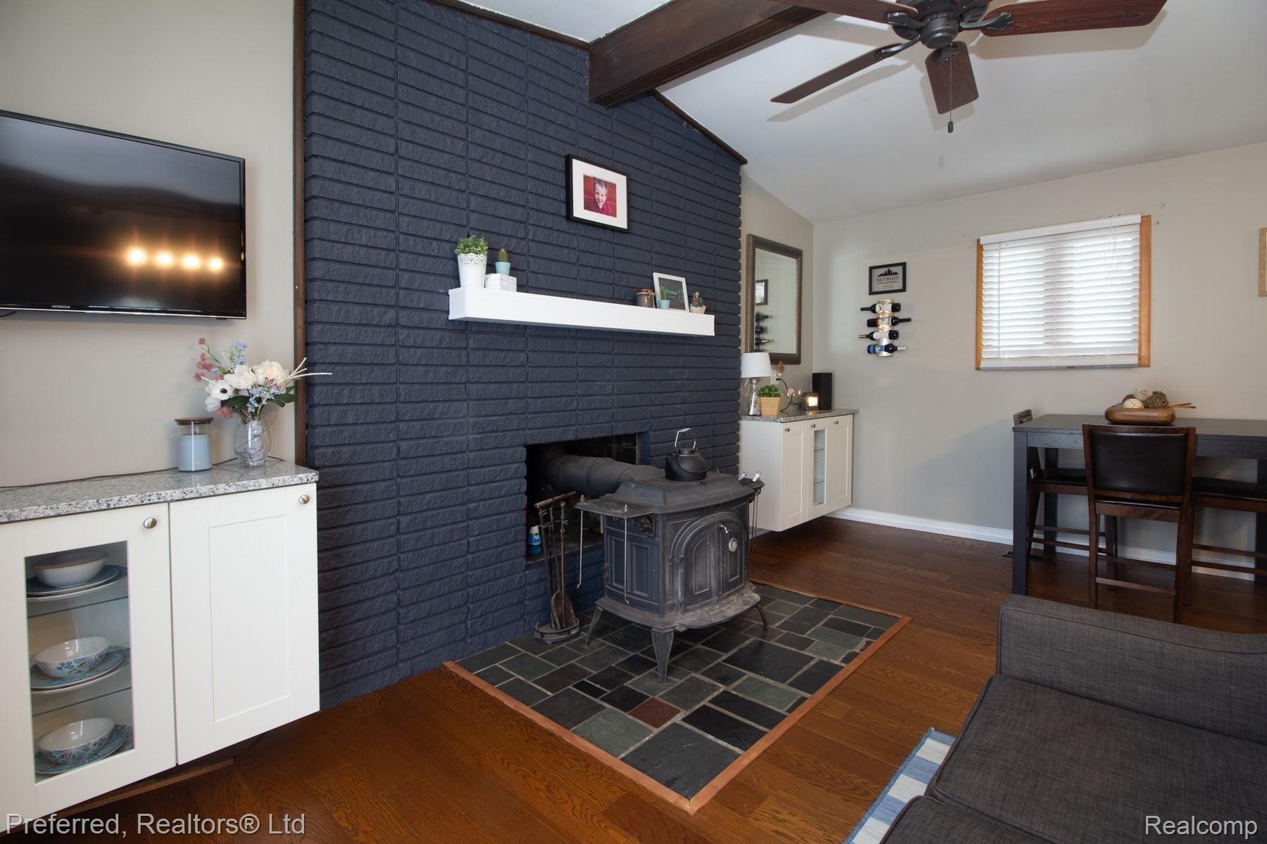 42449 Hanford Road Canton, MI 48187 - Photo 13 of 38 FAMILY ROOM