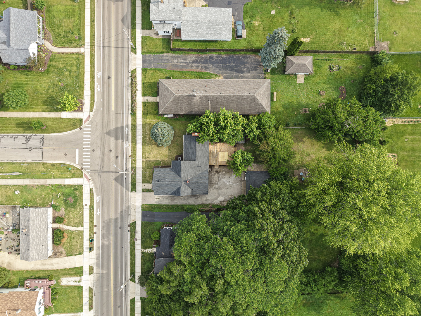 129 South Prairie Street Batavia, IL 60510 - Photo 37 of 45 an aerial view of a house with a yard