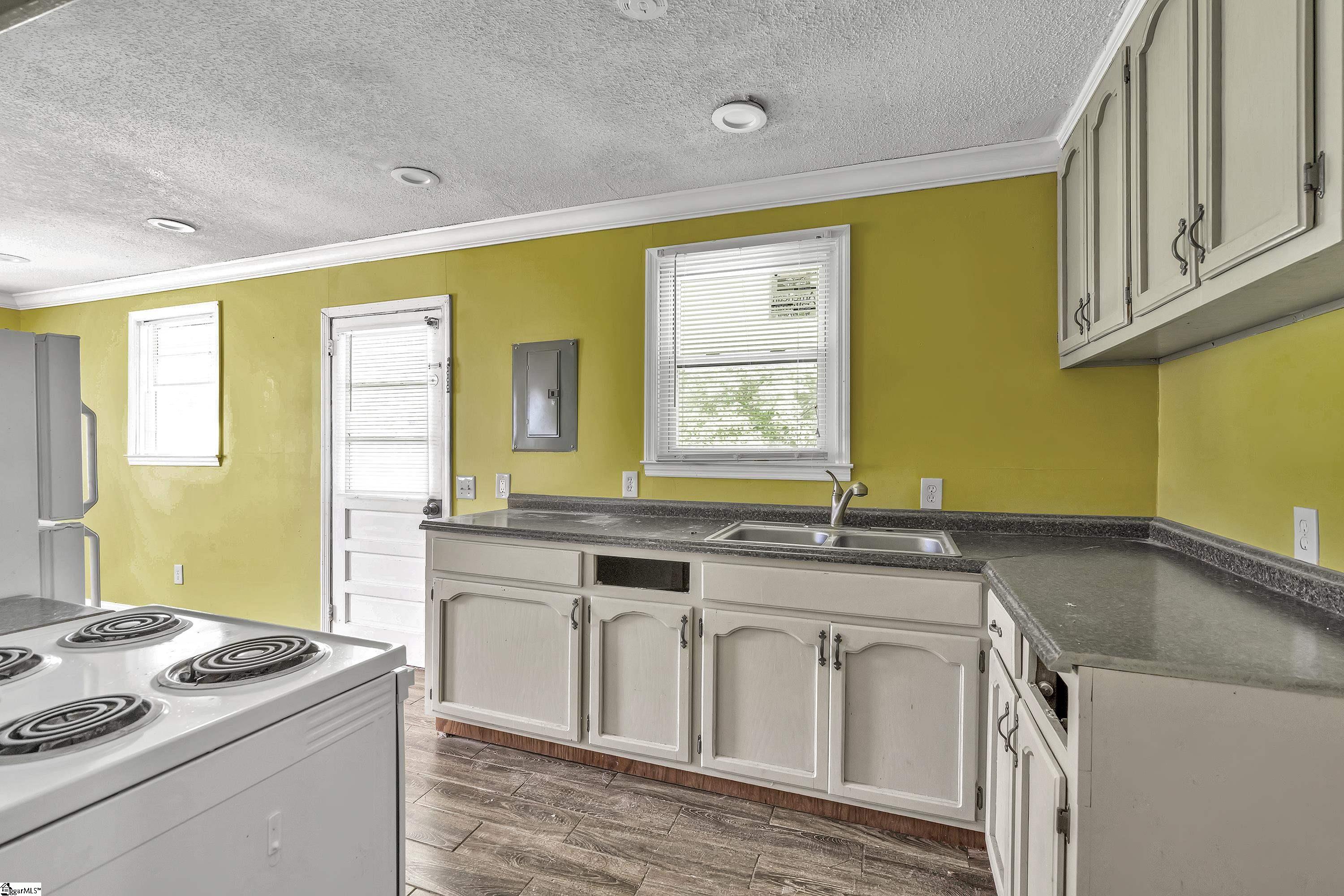 114 Pine Ridge Road Lyman, SC 29365 - Photo 4 of 26 Gallery Image 4