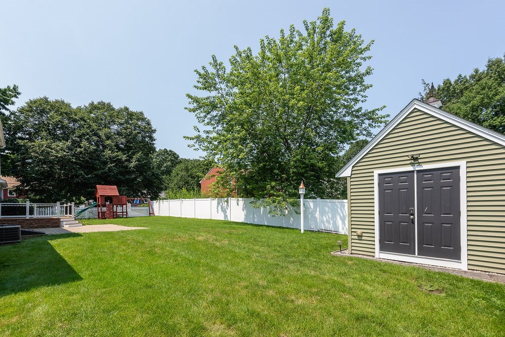 244 Vincent Road Dedham, MA 02026 - Photo 11 of 42 Gallery Image 11