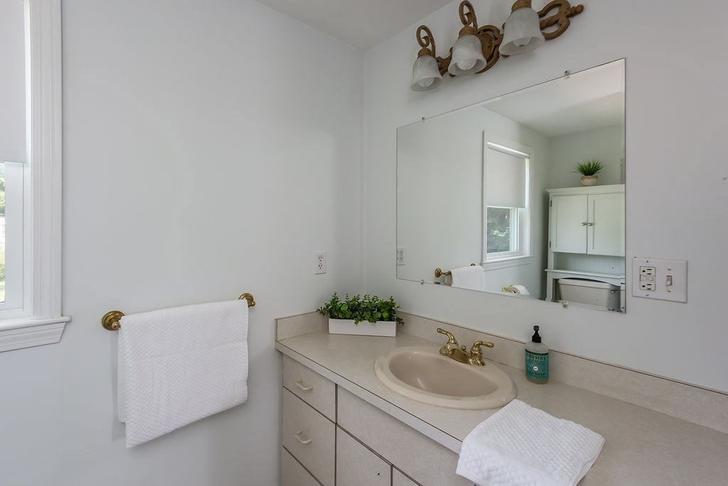 244 Vincent Road Dedham, MA 02026 - Photo 39 of 42 Gallery Image 39