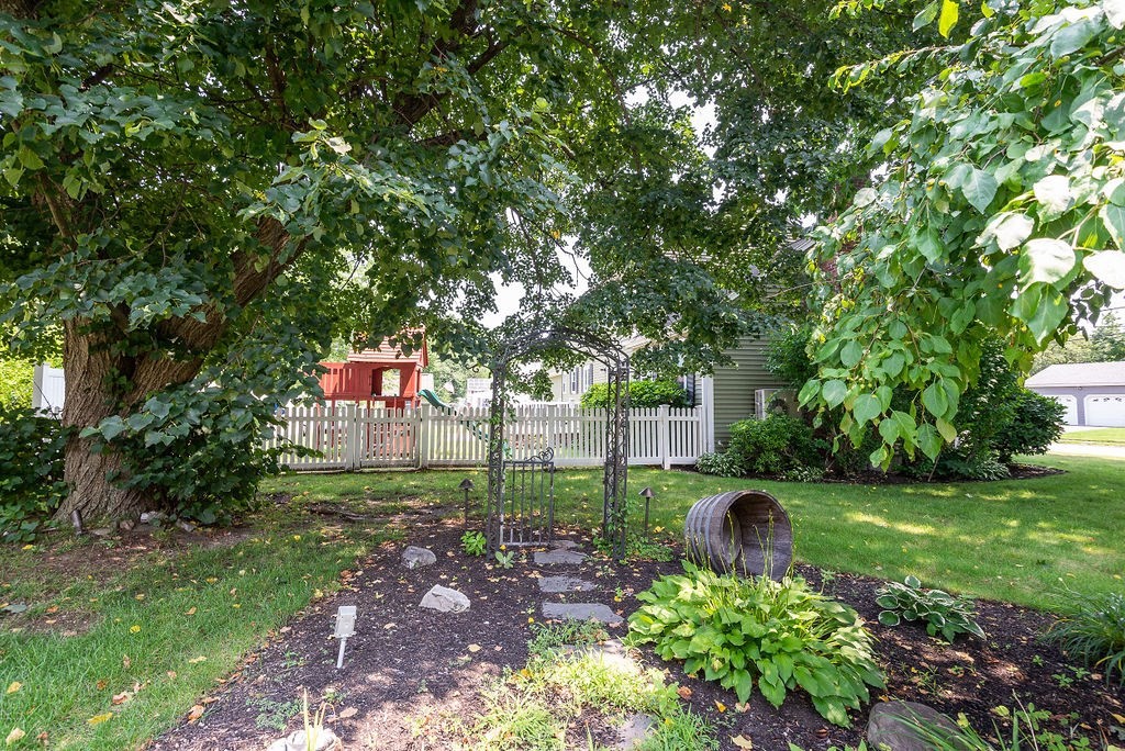 244 Vincent Road Dedham, MA 02026 - Photo 4 of 42 Gallery Image 4