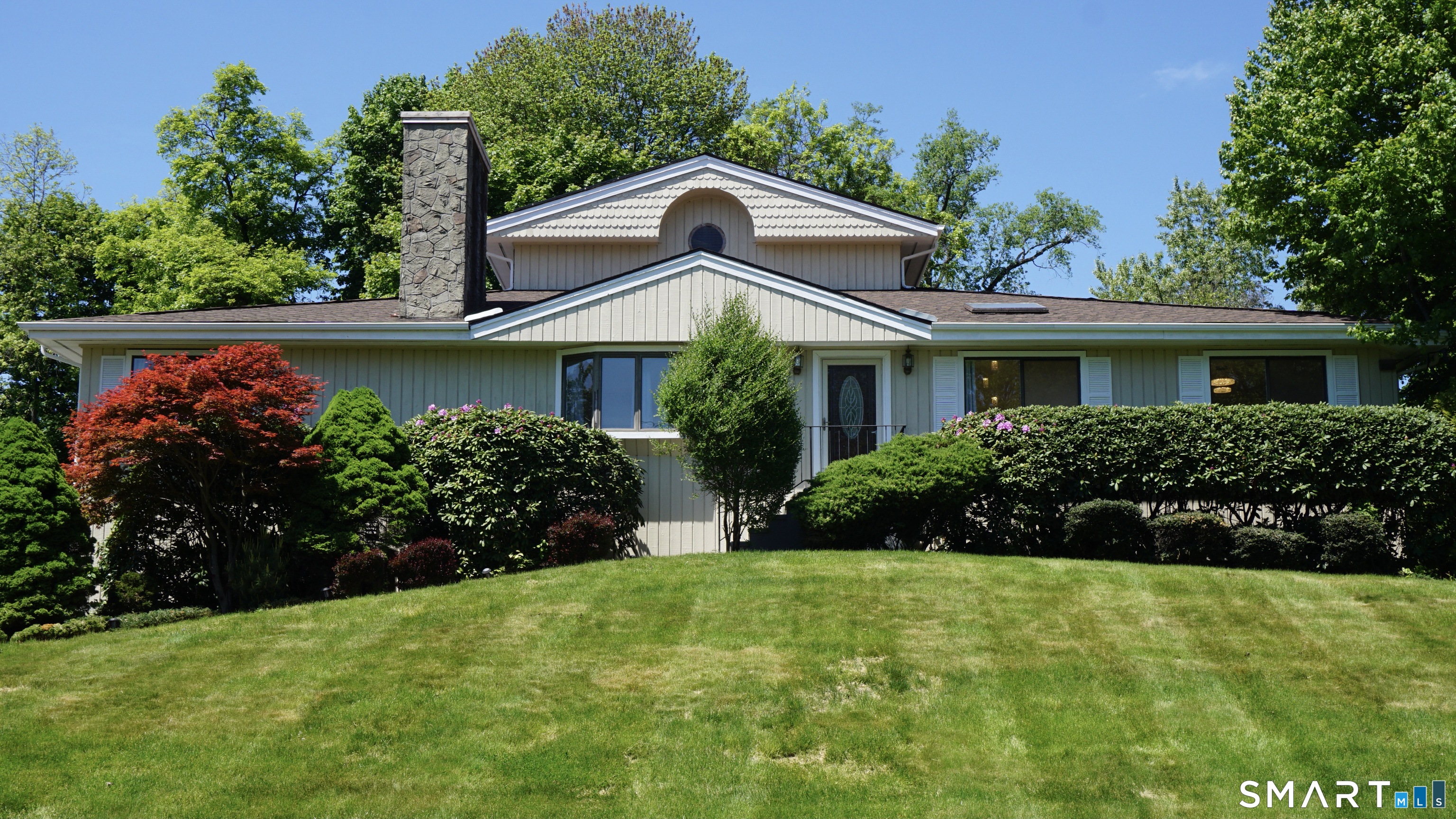 223 Sterling Road Trumbull, CT 06611 - Photo 2 of 27