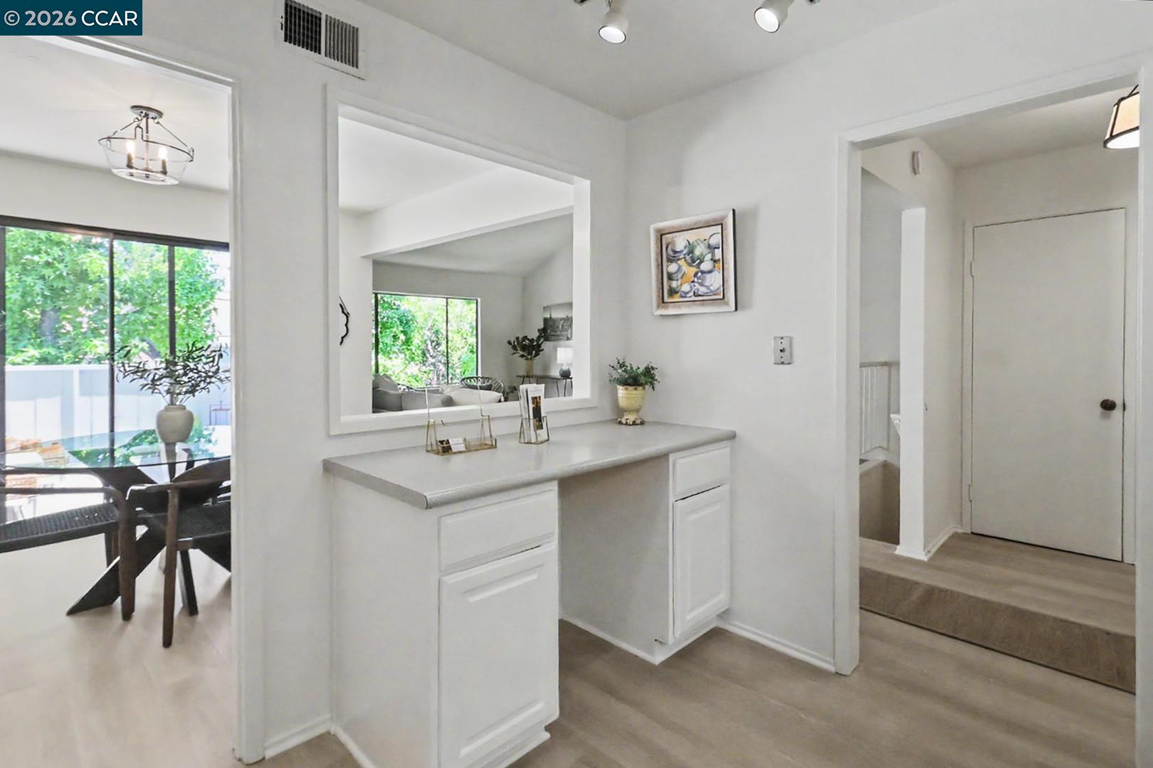 378 Camelback Road Pleasant Hill, CA 94523 - Photo 10 of 28