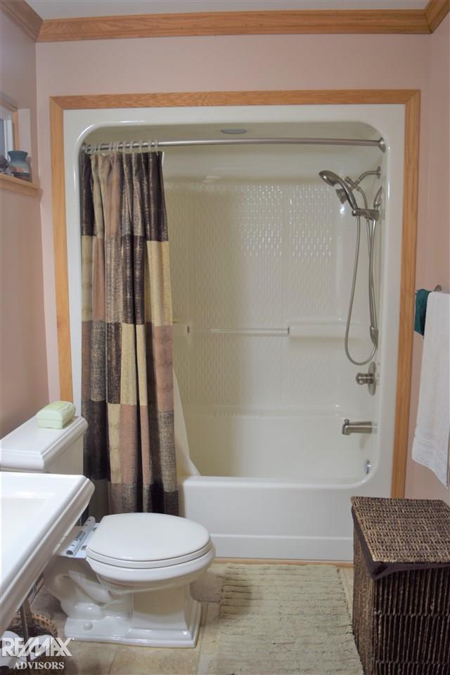 27565 Riviera Street Harrison Township, MI 48045 - Photo 15 of 29 50057470-14.JPG
