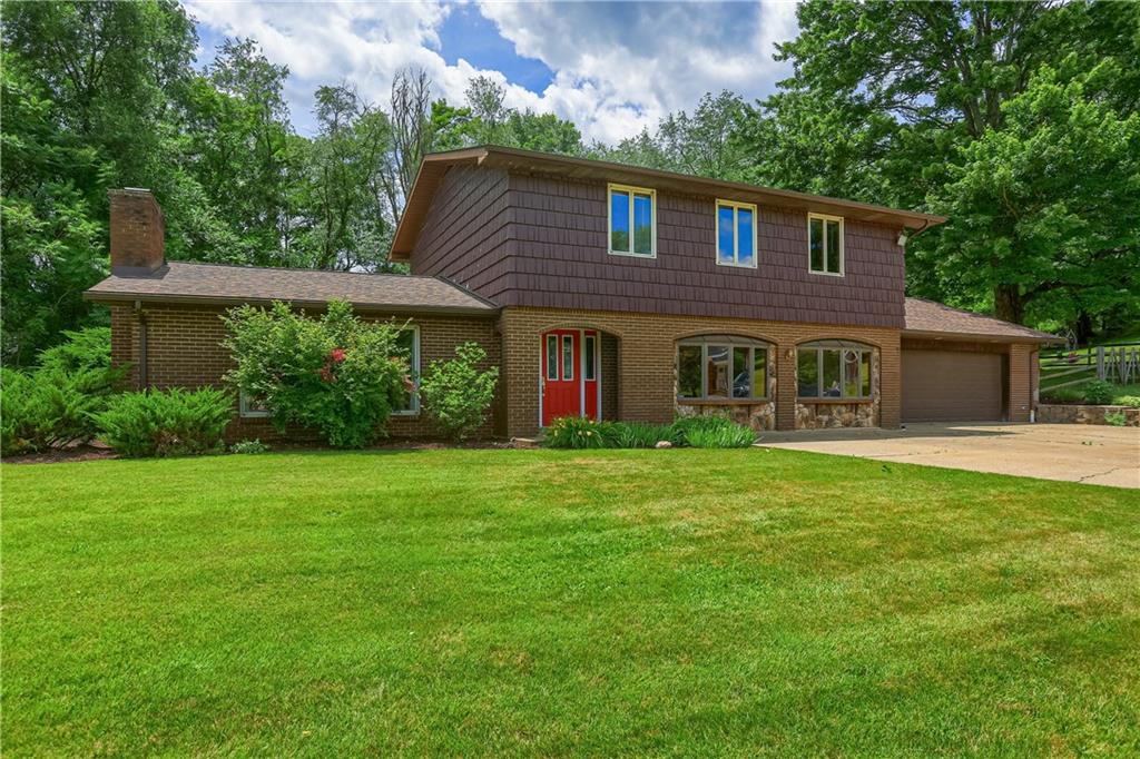 106 Colonial Way Aliquippa, PA 15001 - Photo 2 of 50