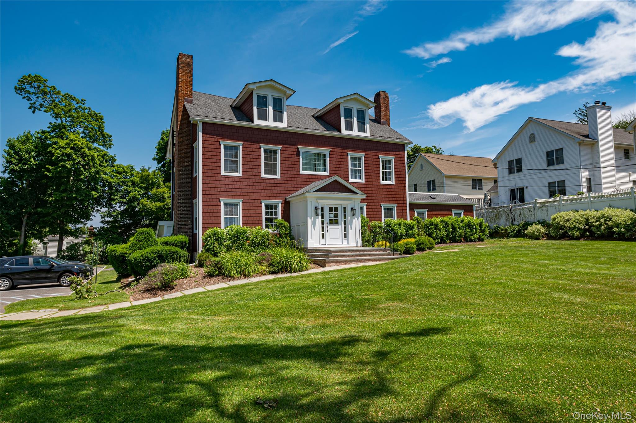 68 Nassau Road Huntington, NY 11743 - Photo 4 of 41 Set on .76 Acre