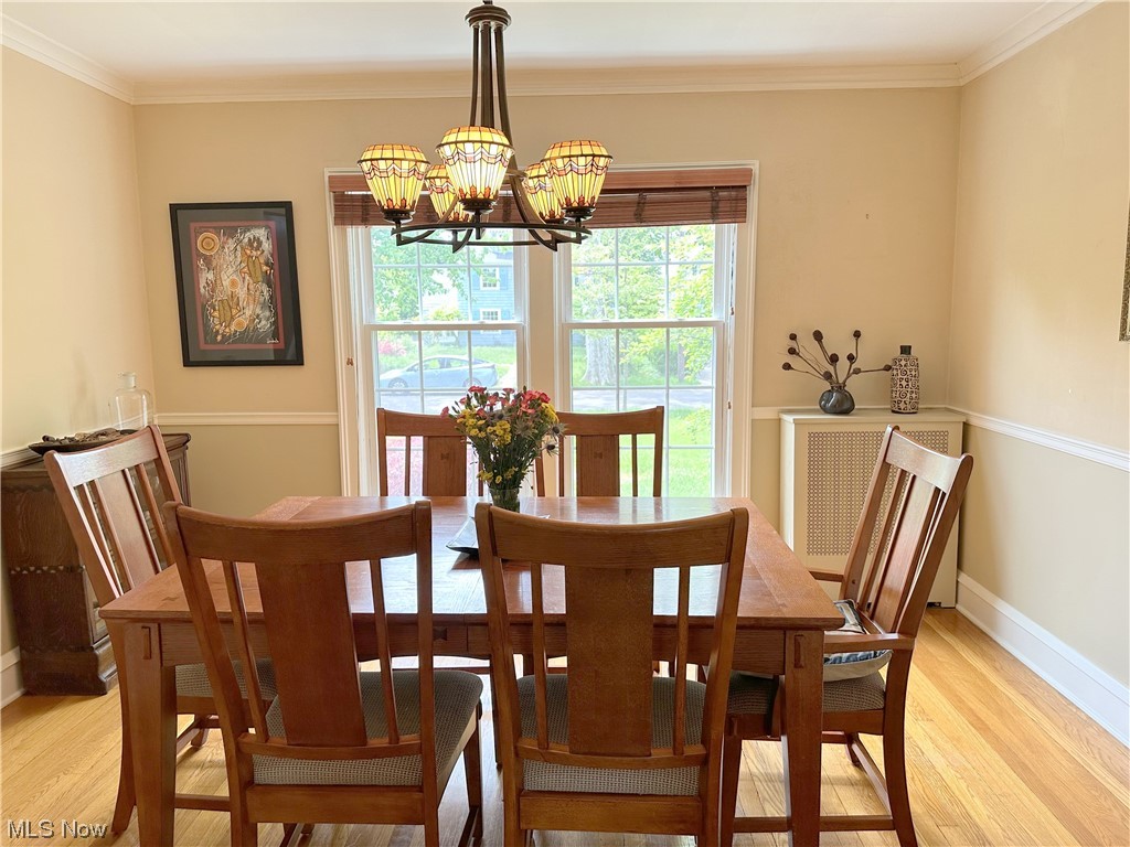 3263 Chadbourne Road Cleveland, OH 44120 - Photo 9 of 35 Bright and Cheery Formal Dining Room