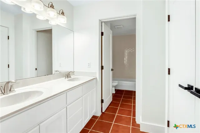 $540,000 | 551 Terminal Loop Road, Unit B3, McQueeney, TX 78123