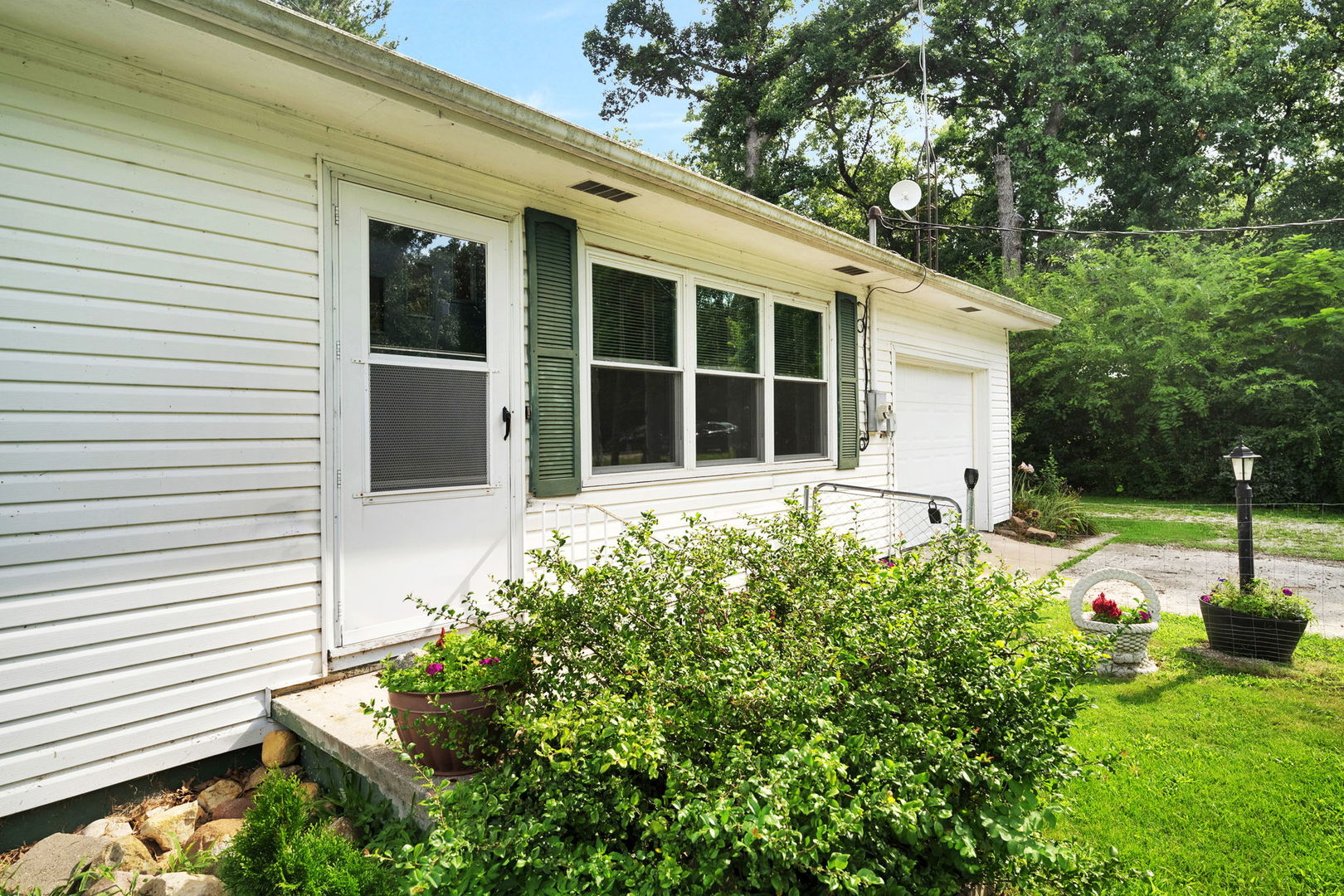 10959 West 3000N Road Bonfield, IL 60913 - Photo 5 of 35 Gallery Image 5