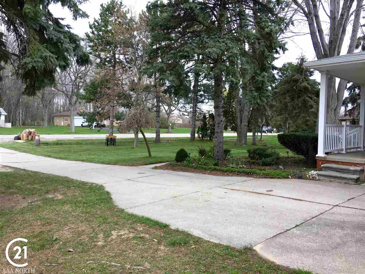 47634 Sugarbush Road Chesterfield, MI 48047 - Photo 12 of 53