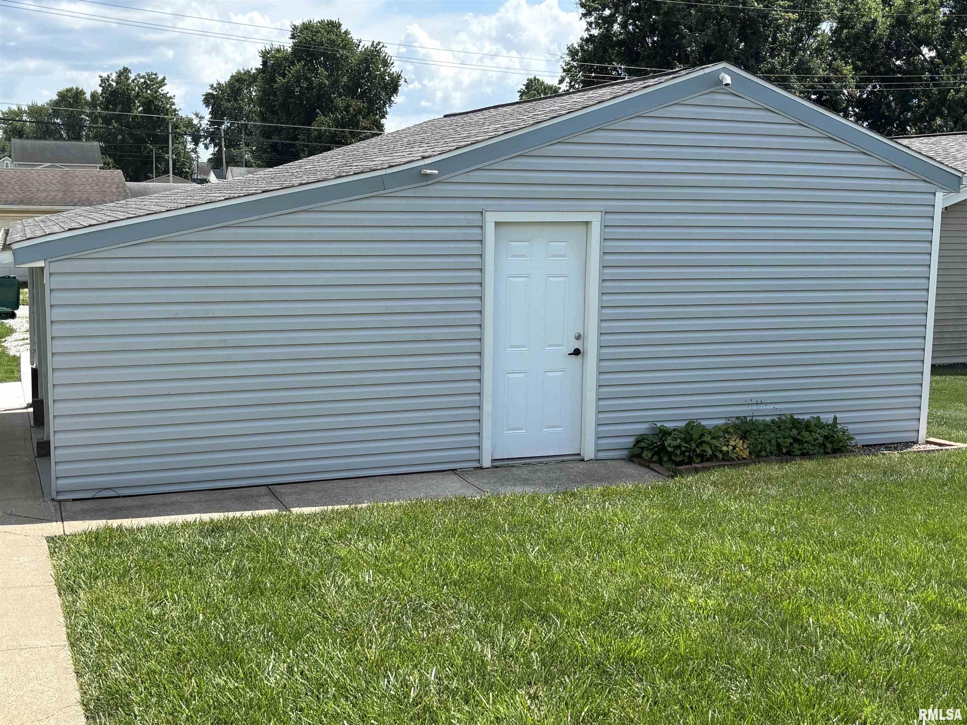 1824 Madison Street Quincy, IL 62301 - Photo 4 of 23