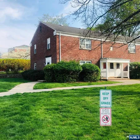 $1,925 | 451 Heath Place, Unit 2, Hackensack, NJ 07601