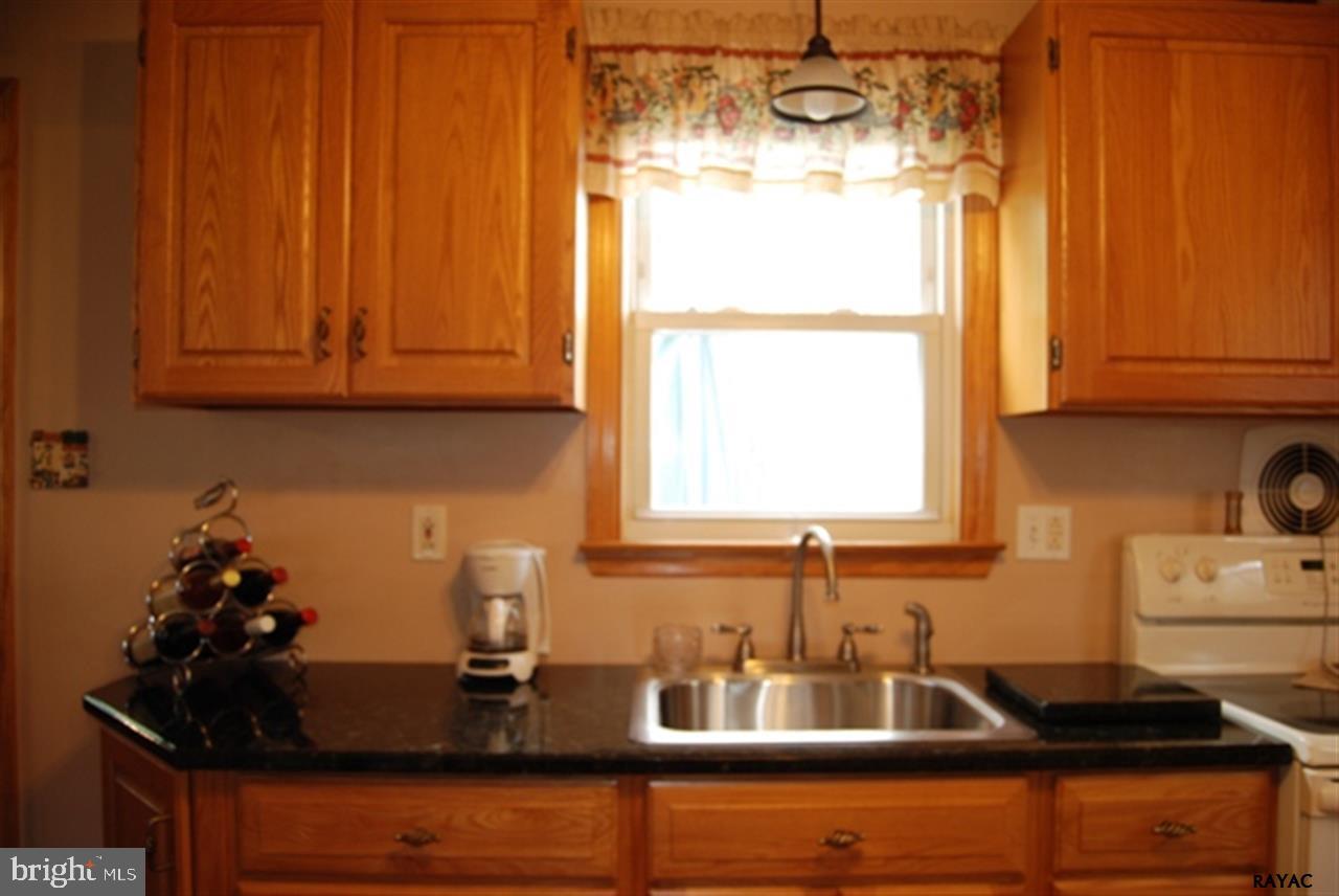 80 Sinclair Road Red Lion, PA 17356 - Photo 5 of 18