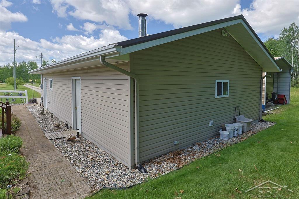 2202 West Huckleberry Road Sanford, MI 48657 - Photo 40 of 64