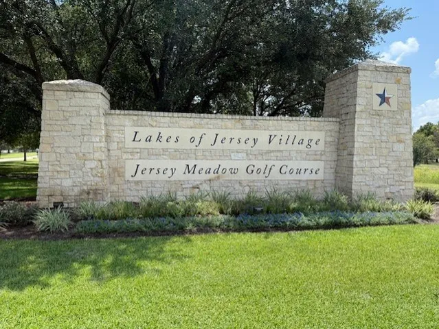 $189,000 | 104 Cherry Hills, Jersey Village, TX 77064