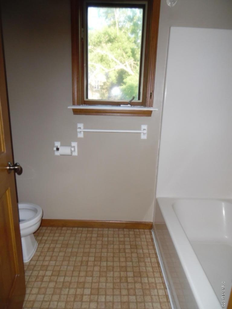 622 Topinabee Road Niles, MI 49120 - Photo 14 of 18 SAM_5800