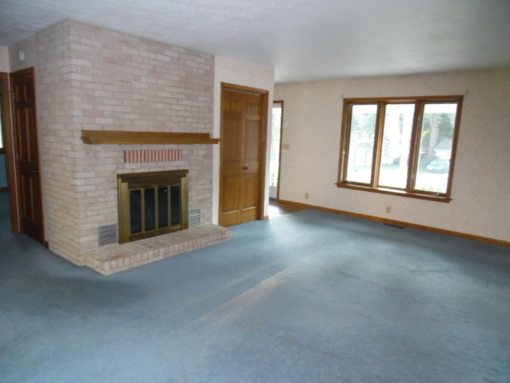 622 Topinabee Road Niles, MI 49120 - Photo 5 of 18 SAM_5791