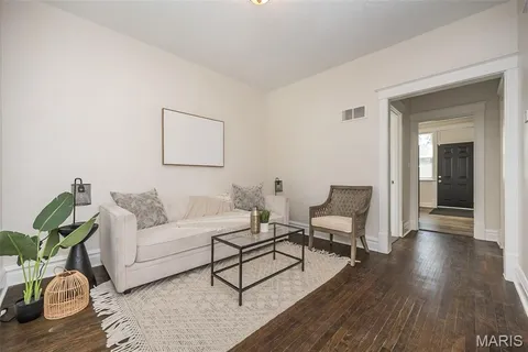 $180,000 | 6996 Robbins Avenue, Pagedale, MO 63133