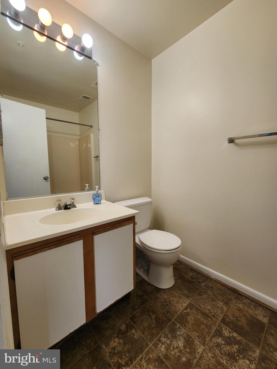 10 Greystone Court, Unit F Annapolis, MD 21403 - Photo 12 of 23 Primary full bathroom