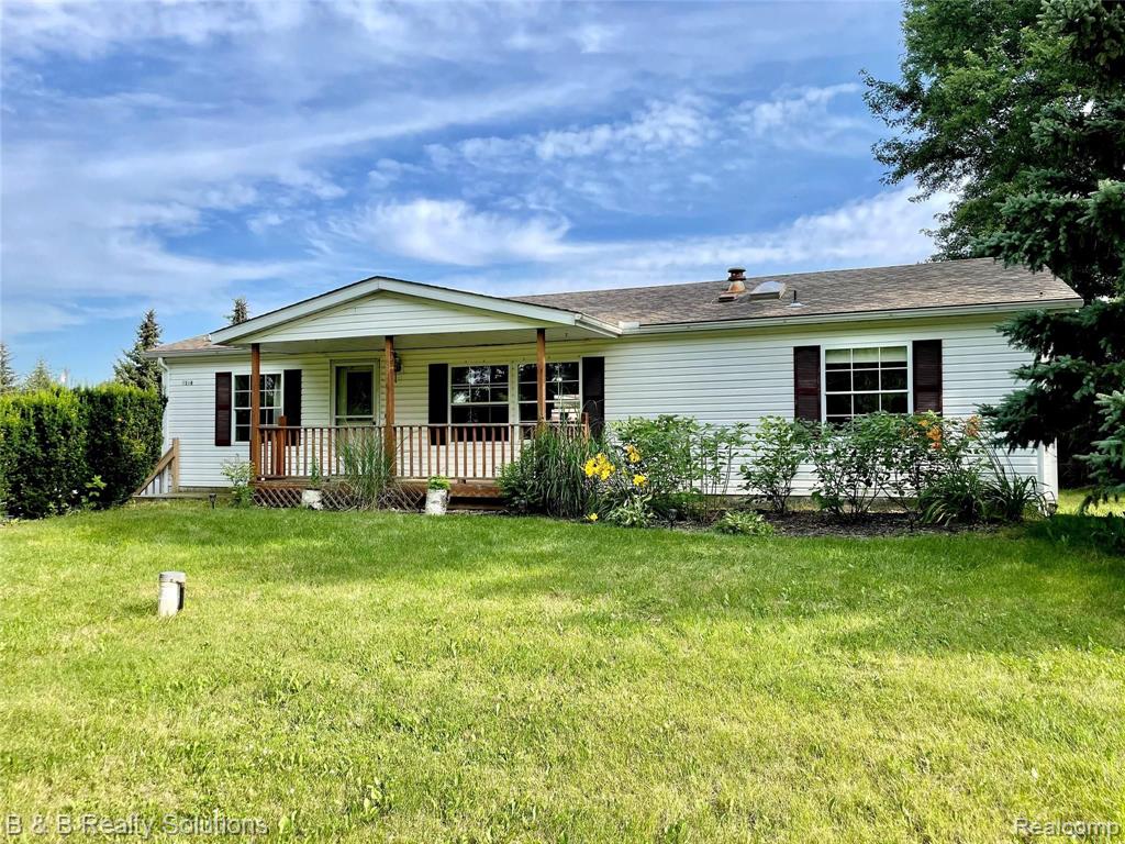 2164 Bowers Road Lapeer, MI 48446 - Photo 2 of 26