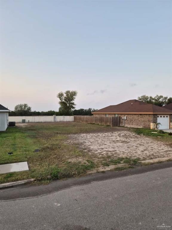 213 Paradise Street Rio Grande City, TX 78582 - Photo 2 of 5
