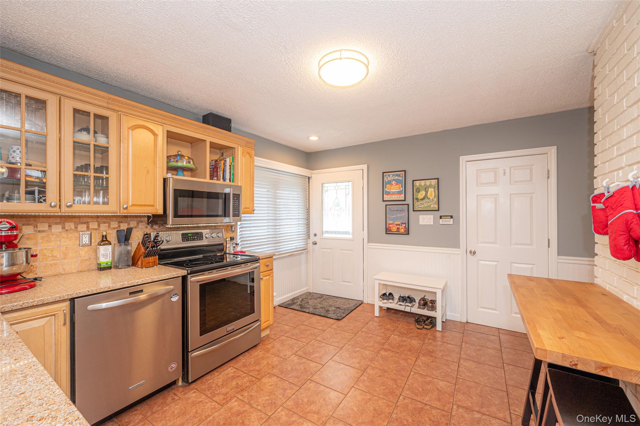 59 Orchid Road Levittown, NY 11756 - Photo 15 of 33