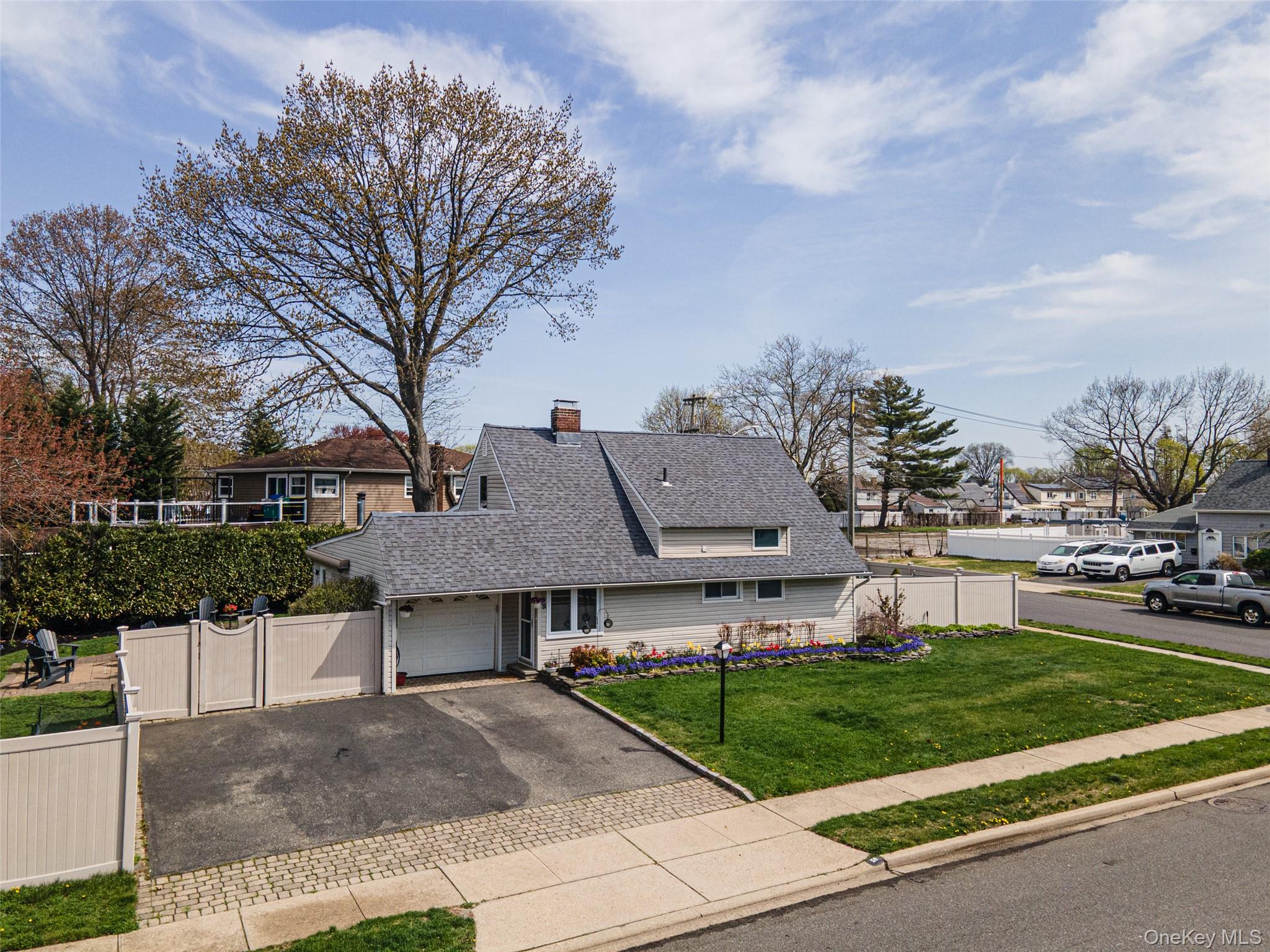 59 Orchid Road Levittown, NY 11756 - Photo 5 of 33