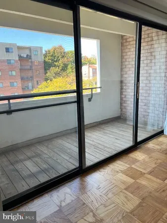 $1,850 | 4356 Cherry Hill Road, Unit 304, Arlington, VA 22207