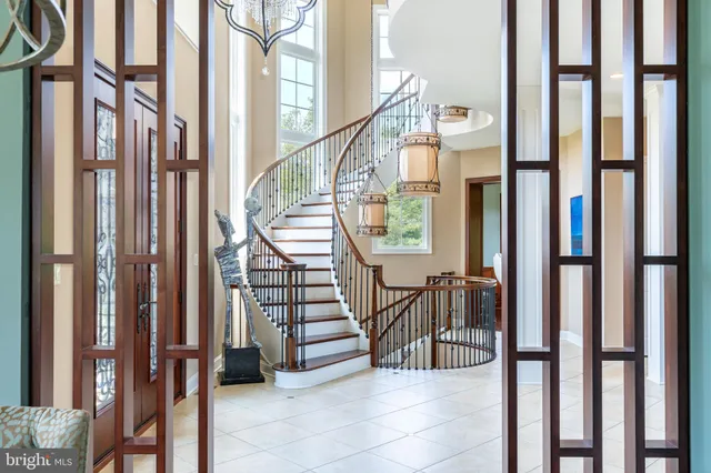 a view of an entryway with seating area