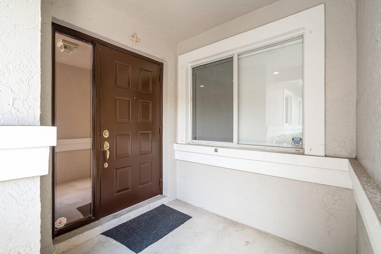 10478 Mateo Court Boca Raton, FL 33498 - Photo 4 of 50 ENTRY
