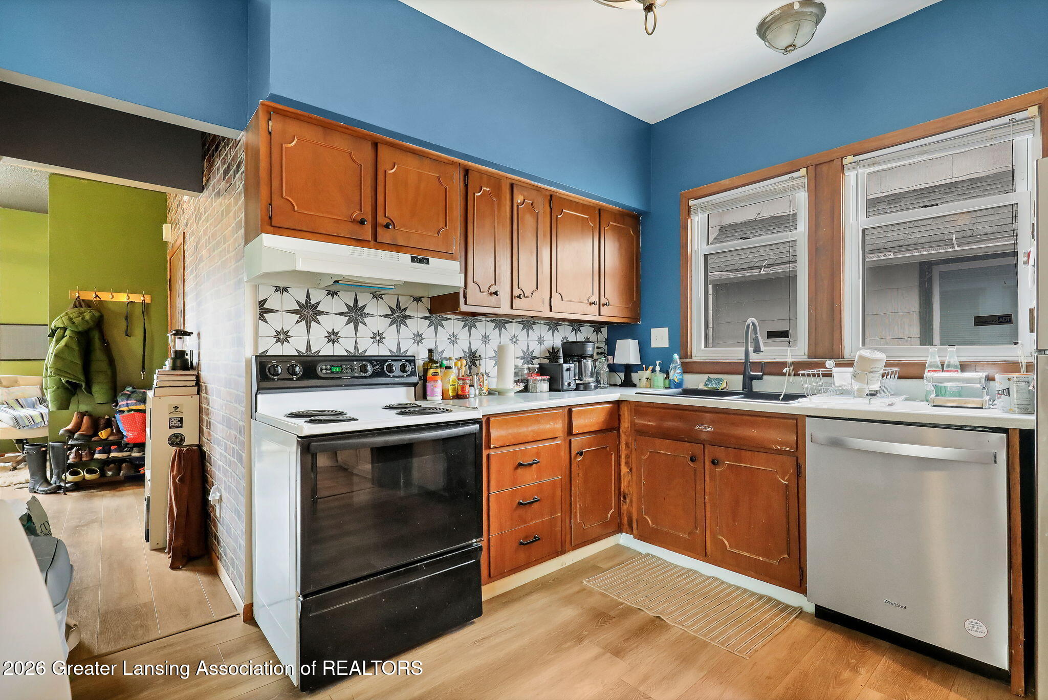 529 Cherry Street Lansing, MI 48933 - Photo 9 of 27 10-web-or-mls-9I3A9858