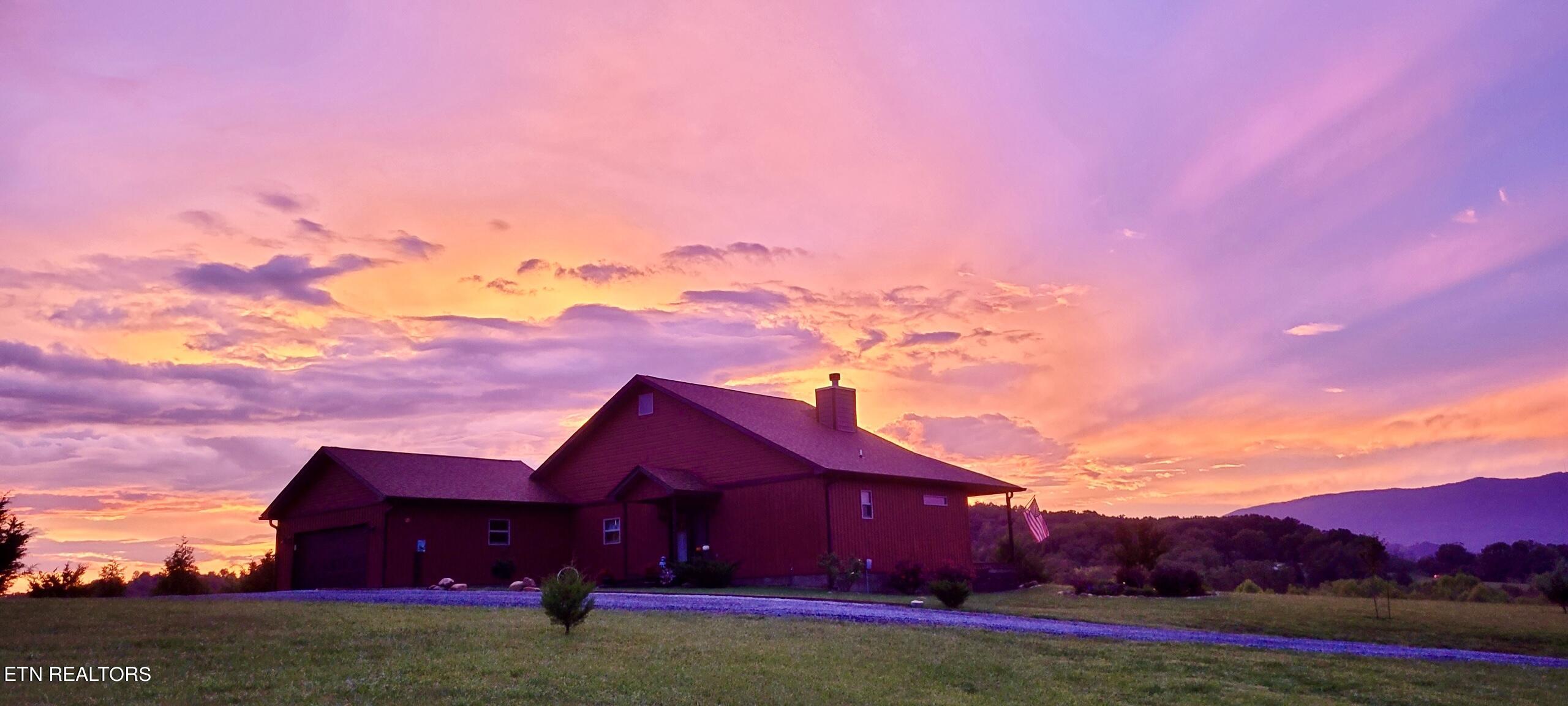 2236 Chestnut Hill Road Dandridge, TN 37725 - Photo 8 of 60 Sunset Back