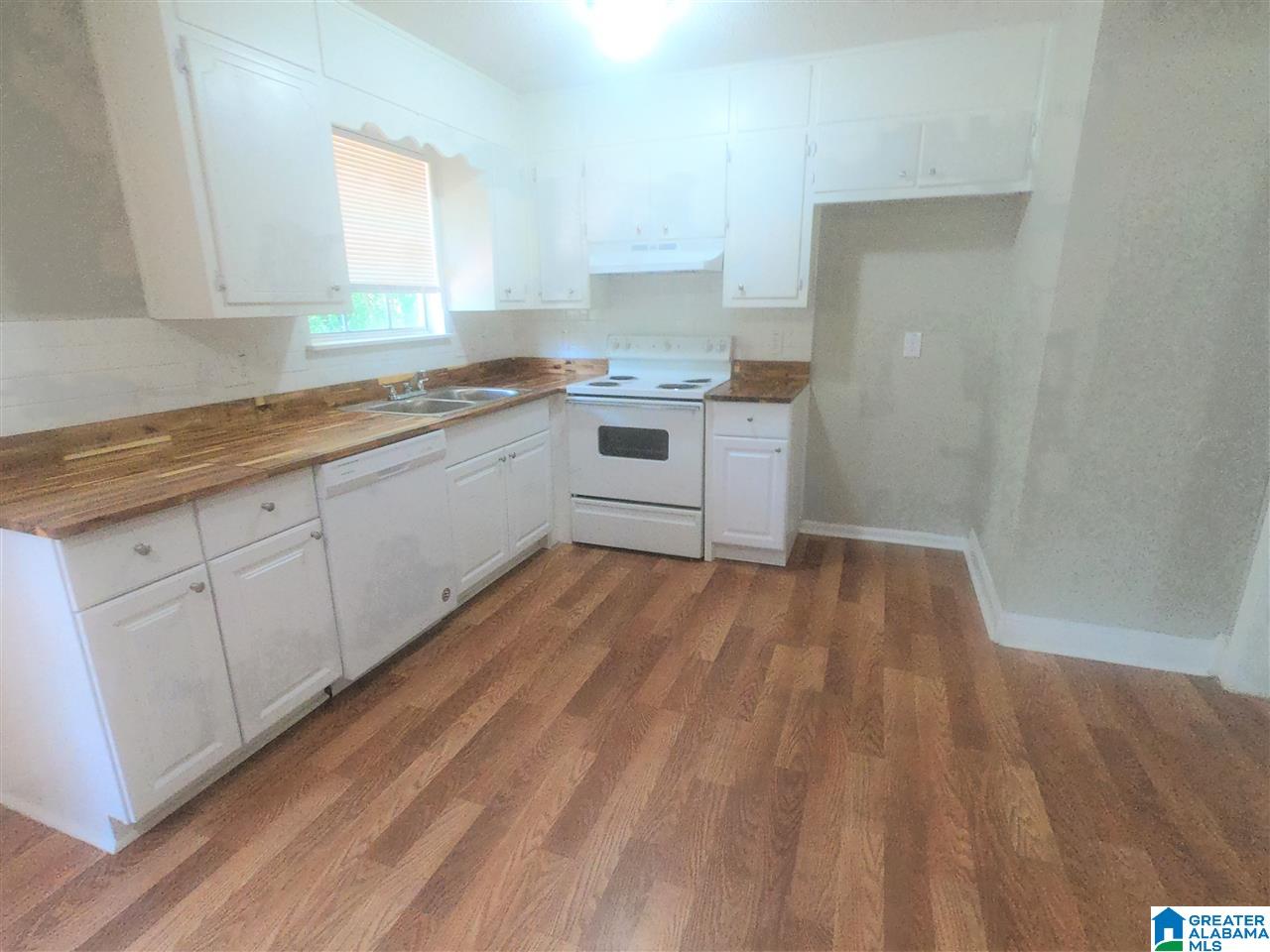 2712 7th Place Northeast Center Point, AL 35215 - Photo 6 of 13