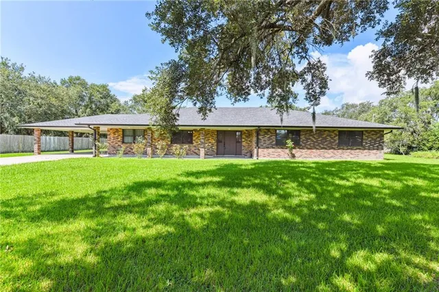 $484,900 | 13758 Highway 23, Belle Chasse, LA 70037