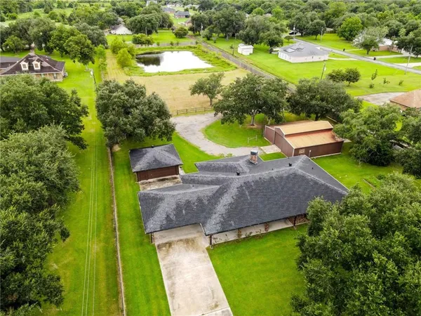 $484,900 | 13758 Highway 23, Belle Chasse, LA 70037