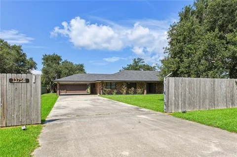 $484,900 | 13758 Highway 23, Belle Chasse, LA 70037