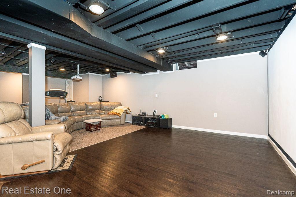985 Monterey Ln. Rochester Hills, MI 48307 - Photo 46 of 54