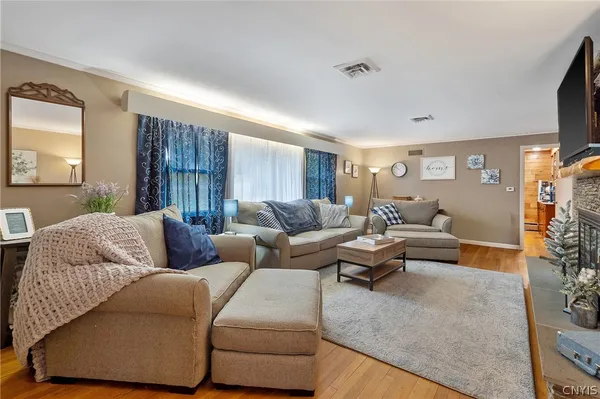 $524,900 | 27 Lynacres Boulevard, De Witt, NY 13066