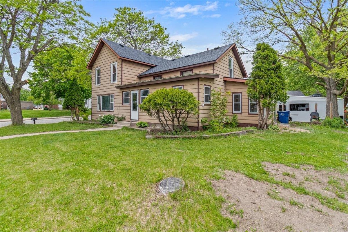 128 Franklin Sparta, WI 54656 - Photo 2 of 26