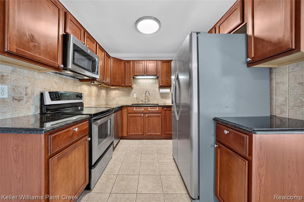 2309 Walton Boulevard, Unit 36 Rochester Hills, MI 48309 - Photo 8 of 24