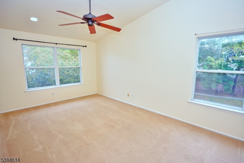 125 Exeter Court, Unit 125 Piscataway, NJ 08854 - Photo 13 of 31