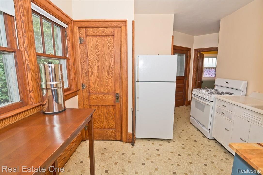 1149 Columbia Road Berkley, MI 48072 - Photo 12 of 24 592A8604.jpg