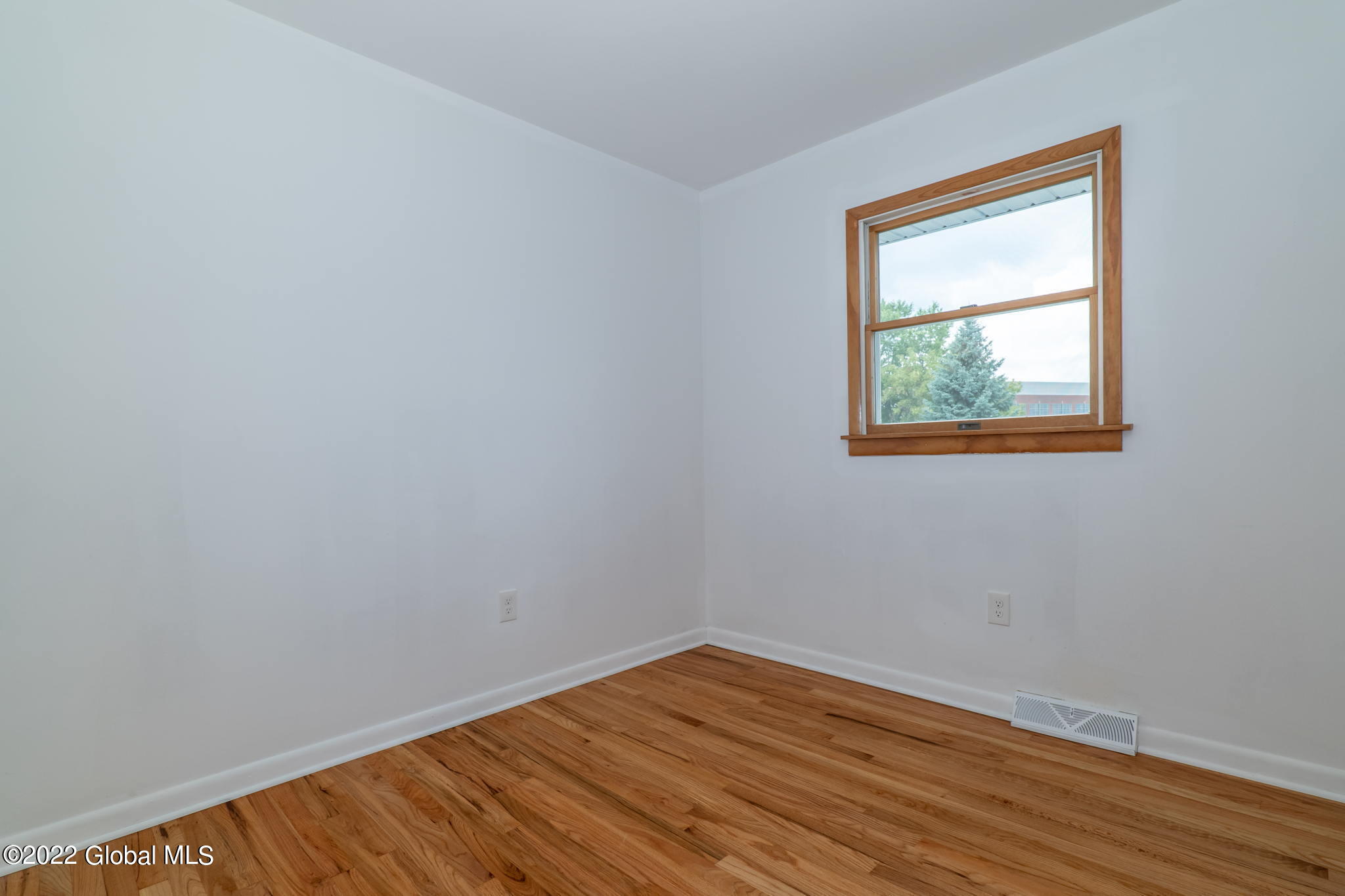 5 Whitney Road Colonie, NY 12110 - Photo 13 of 40 13-web-or-mls-5WhitneyRd-13