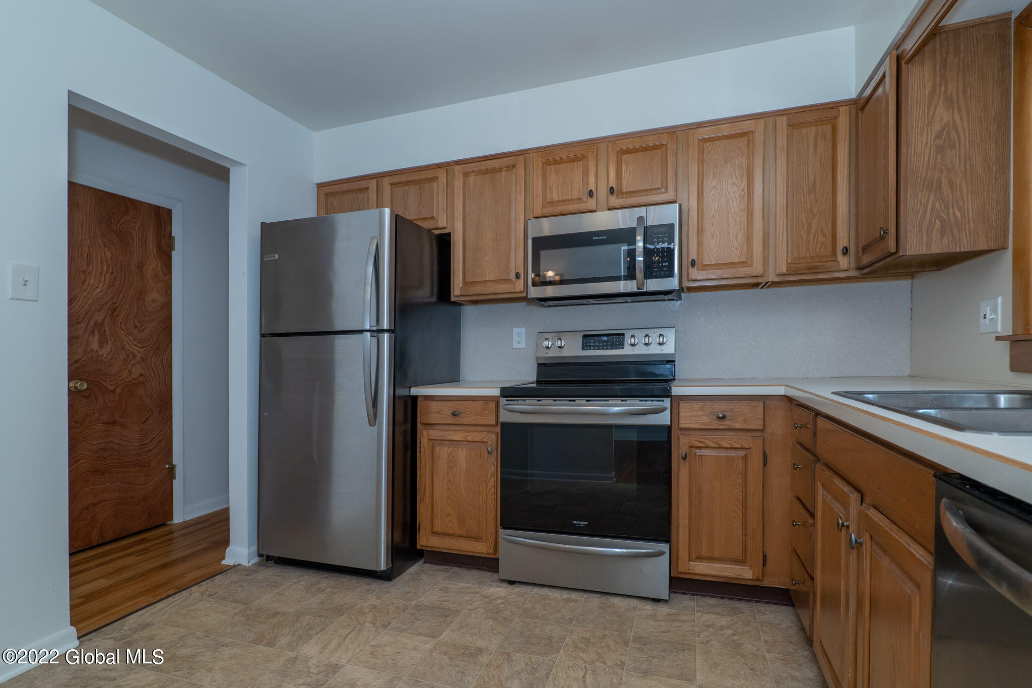 5 Whitney Road Colonie, NY 12110 - Photo 10 of 40 10-web-or-mls-5WhitneyRd-10