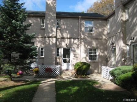 1790 Graefield Road, Unit 21 Birmingham, MI 48009 - Photo 2 of 17 REAR