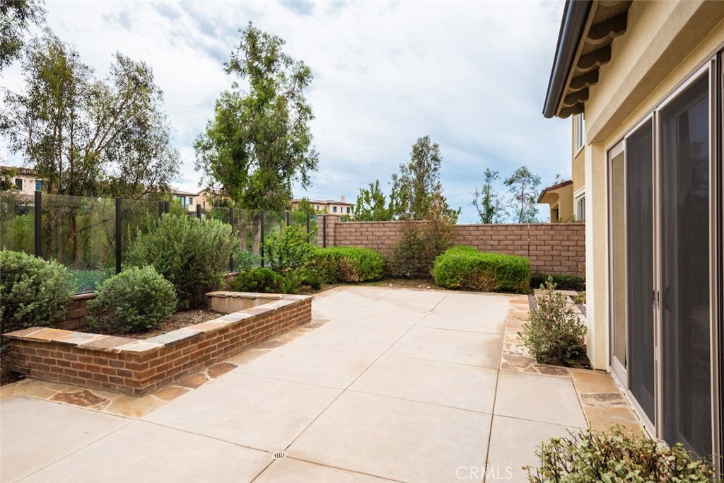 136 Long Fence Irvine, CA 92602 - Photo 6 of 26