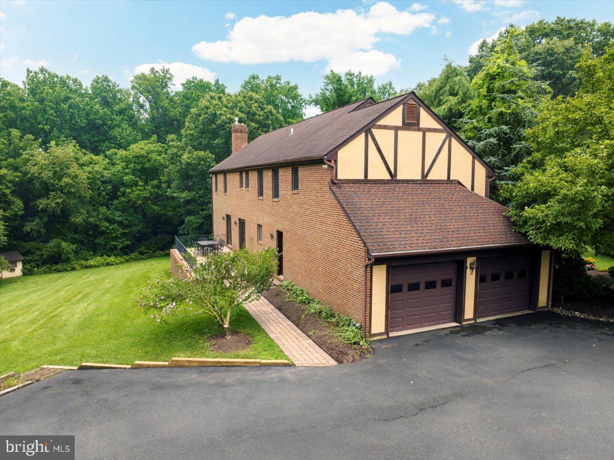 900 Scholl Road Pottstown, PA 19465 - Photo 4 of 64 Gallery Image 4