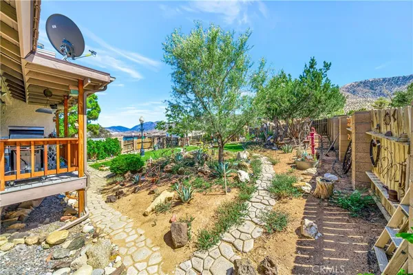 $699,900 | 11720 Honeybee Lane, Juniper Hills, CA 93543