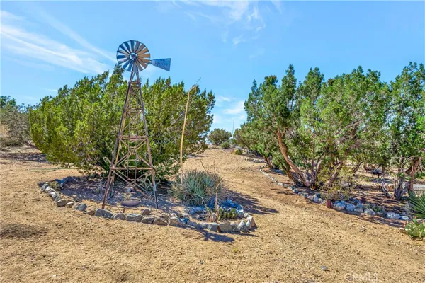 $699,900 | 11720 Honeybee Lane, Juniper Hills, CA 93543